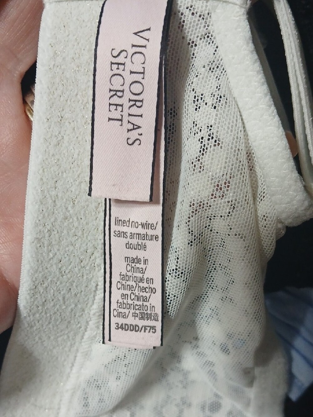 Victoria's Secret White Lace Plunge Bralette - Picture 7 of 9
